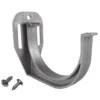 Metalowy hak rynnowy G75 z otworami montażowymi oraz dwoma wkrętami, element systemu odprowadzania wody do montażu rynny PVC 75 mm.